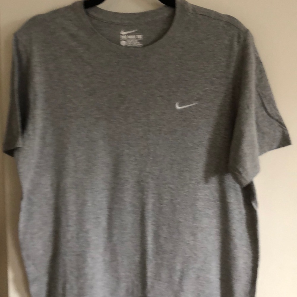 COPY - NIKE TShirt Large